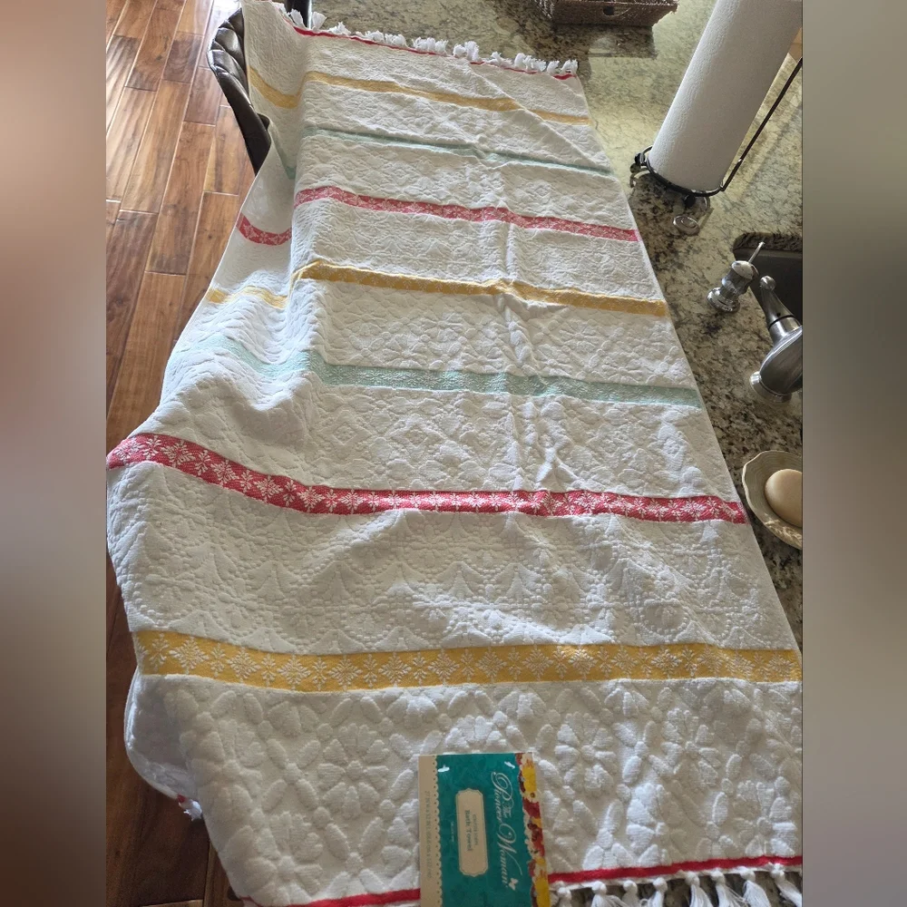 The Pioneer Woman Sculpted Stripe Bath Towel - Set of 2 100% Cotton